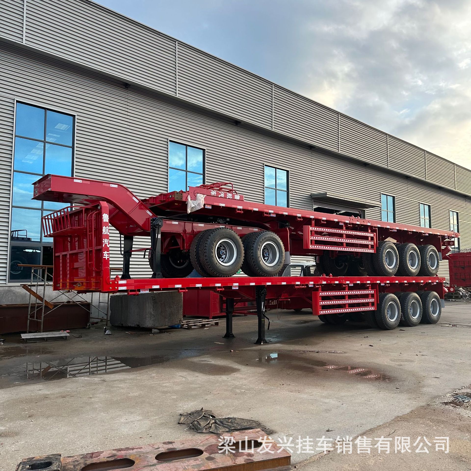 出口蒙古国狼狈式半挂车轻体平板运输车装卸货物方便结构紧凑拉煤