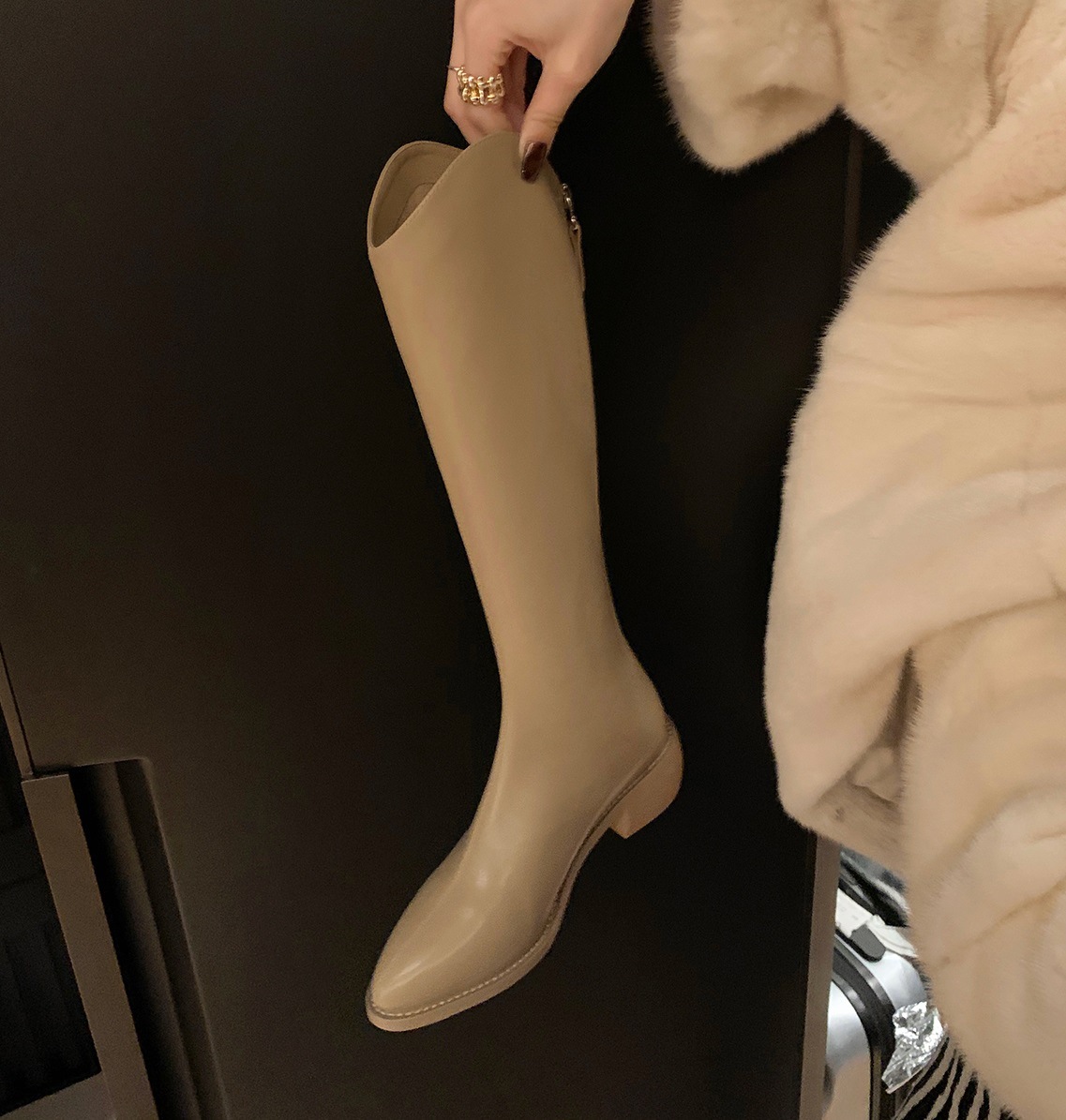 深v口长简西部尖头粗高跟秋冬季加绒厚底中高筒时装骑士长靴女