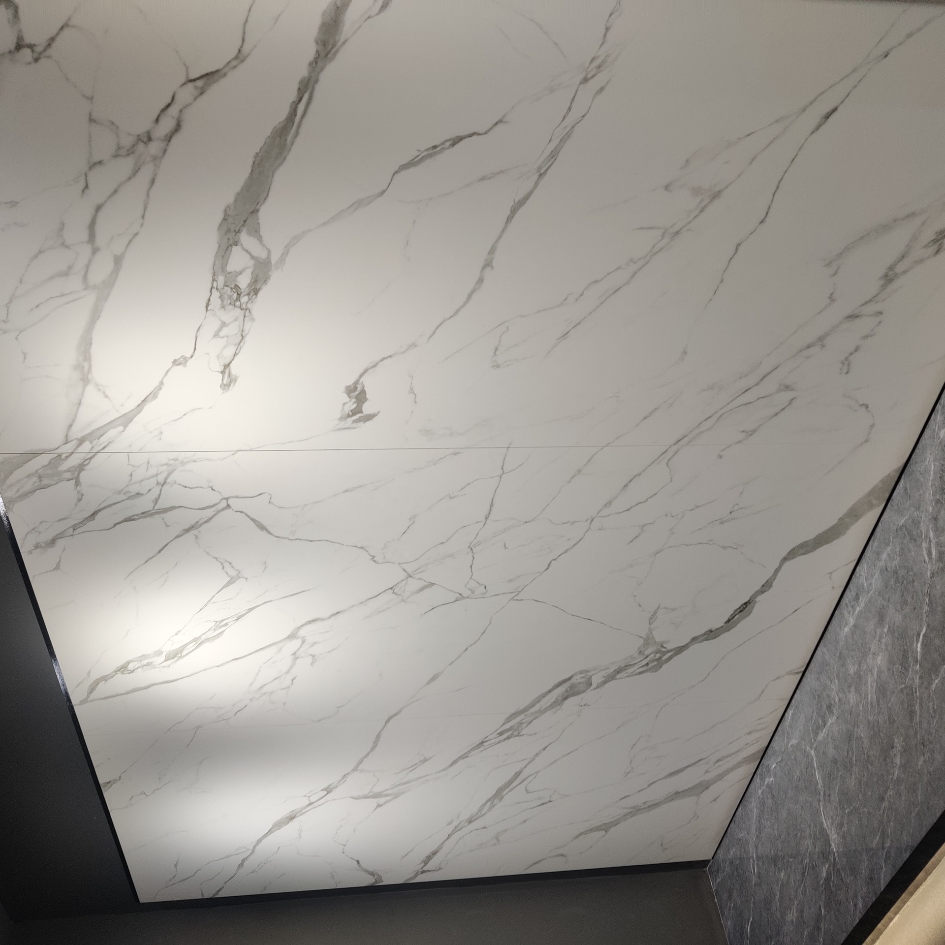 意大利白色卡拉拉白大理石岩板背景墙加工制定 卡拉拉白厨房台面