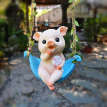 小猪荡秋千创意摆件庭院户外花园阳台吊树上装饰挂件可爱卡通布就
