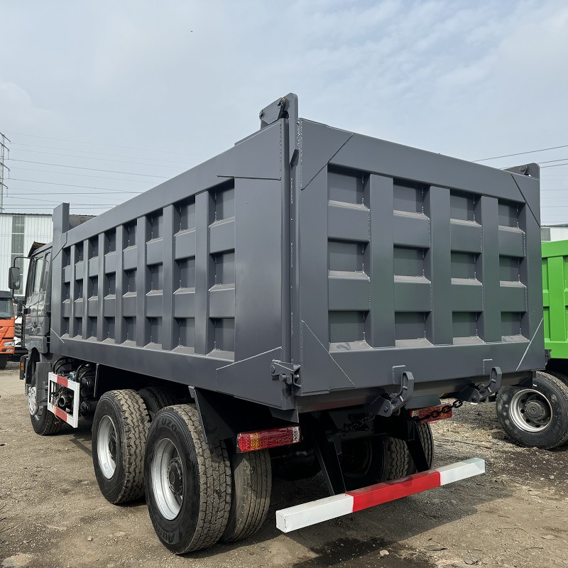 出口非洲f3000德龙自卸车 后八轮翻斗卡车 375马力砂石料运输车