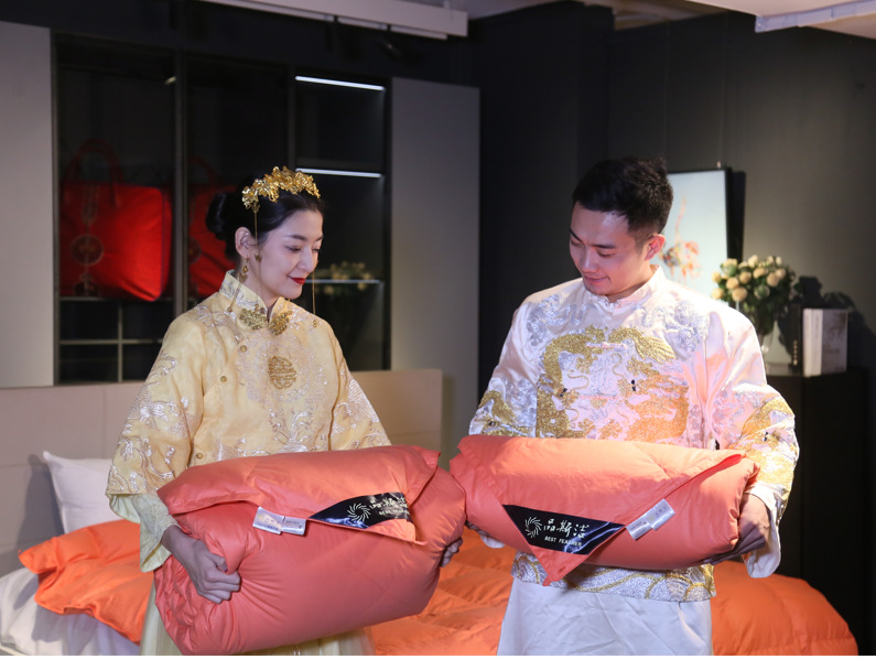 品斯洁白鸭绒四季被厚薄二合一御寒过冬保暖结婚被子双人白鸭绒被