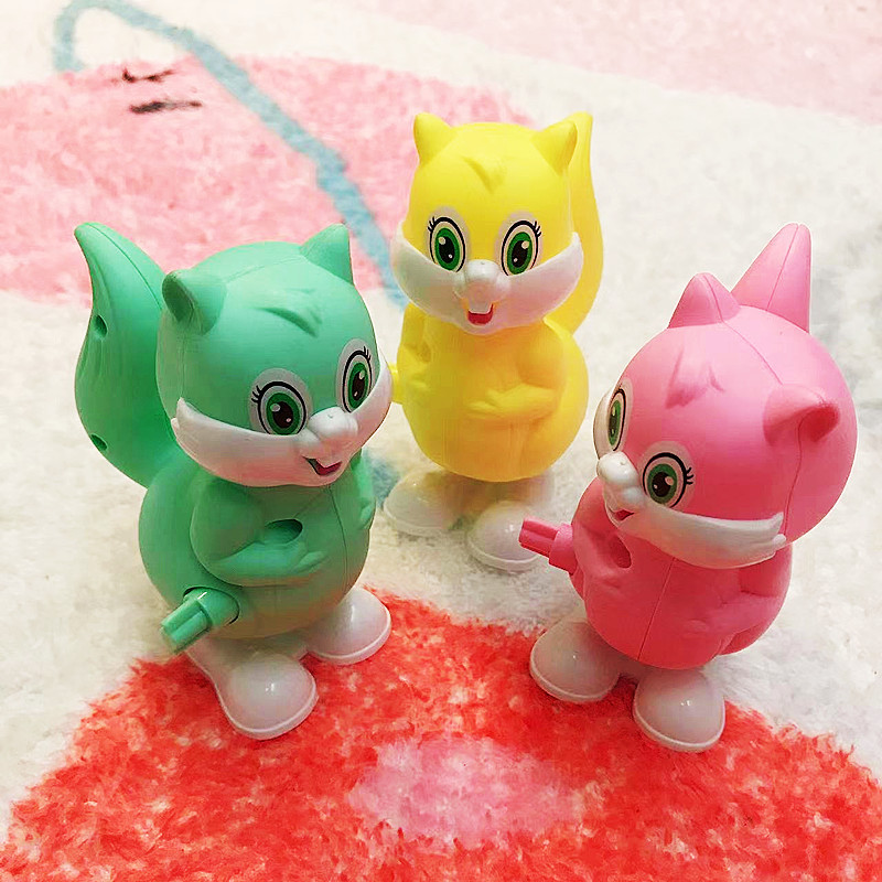 创意儿童玩具新奇特卡通动物发条玩具松鼠上链跳跳松鼠摆地摊批发