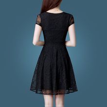 蕾丝连衣裙女2024夏季新款时尚黑色大码短袖显瘦气质收腰夏裙修身