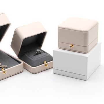 米色按扣珠宝首饰盒戒指盒对戒盒吊坠项链盒手镯盒胸针盒礼品盒