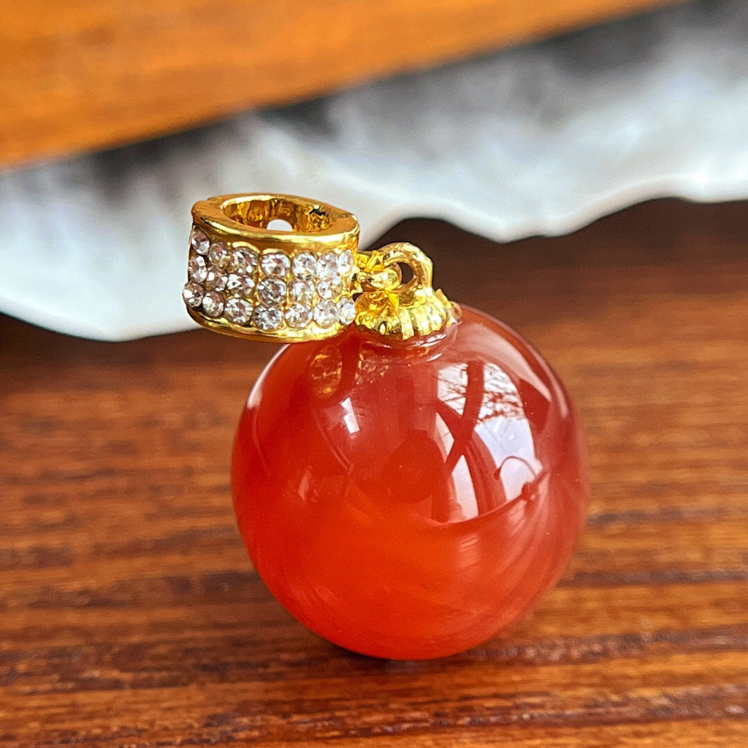 福利秒发 新年红18mm巨大天然红玉髓玛瑙吊坠简约圆珠挂坠-阿里巴巴