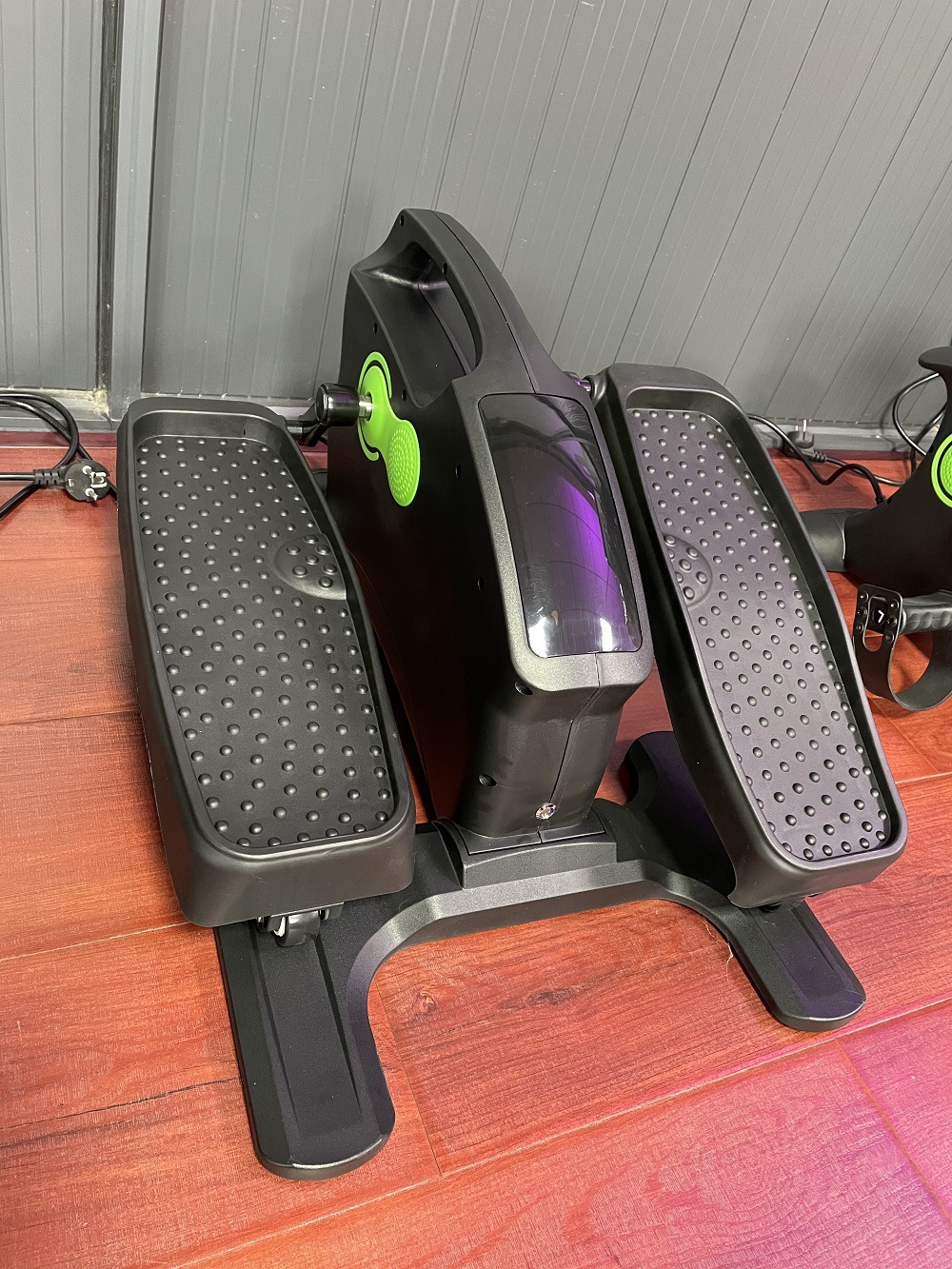 家用椭圆机健身车小型室内迷你静音智能电动踏步机跑步太空漫步机