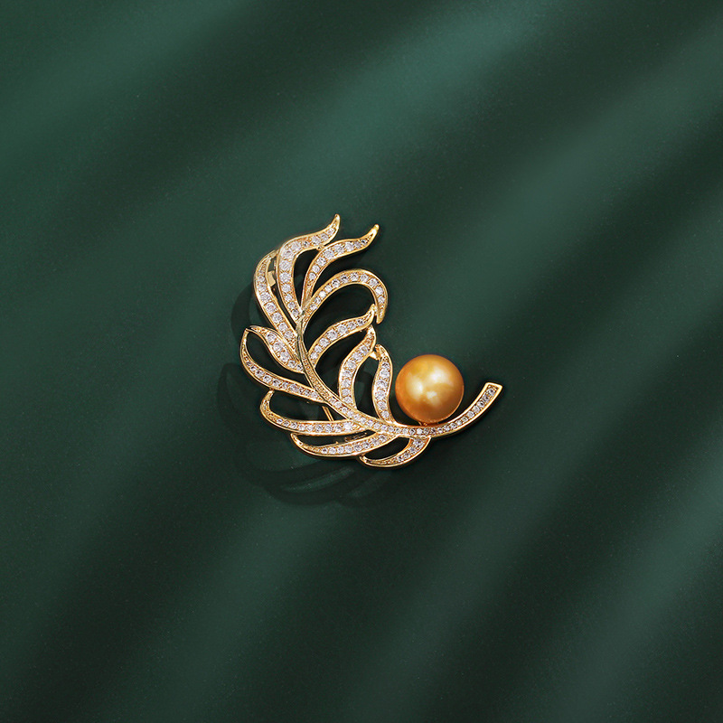 金色羽毛胸针女小香风设计感年轻胸花小众设计复古百搭个性潮