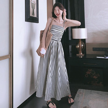 黑白竖条纹裹胸吊带连衣裙2024新款女夏季气质高级感显瘦法式长裙