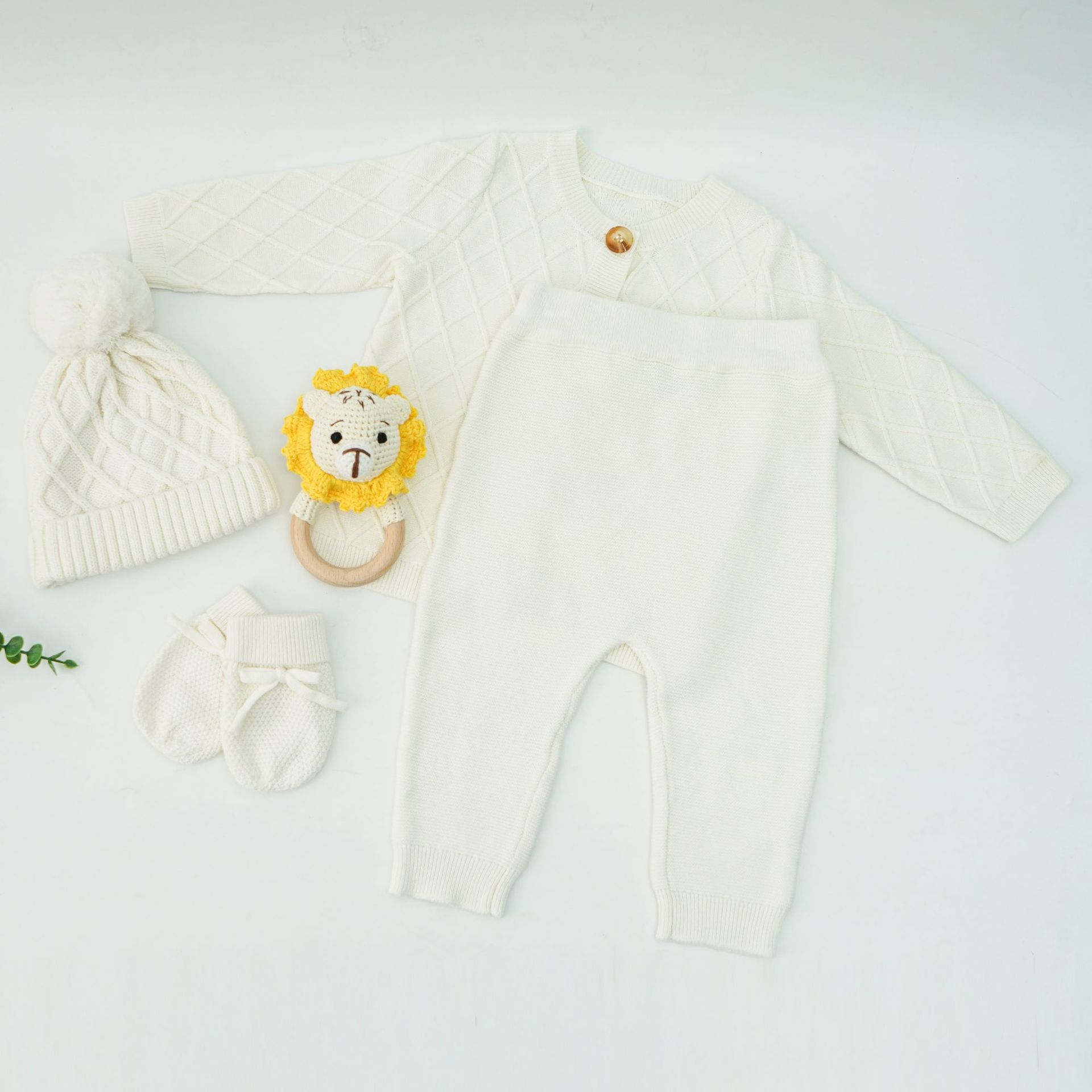 工厂直发婴儿羊毛衣儿童套装 新生儿长袖保暖宝宝纯色排扣上衣