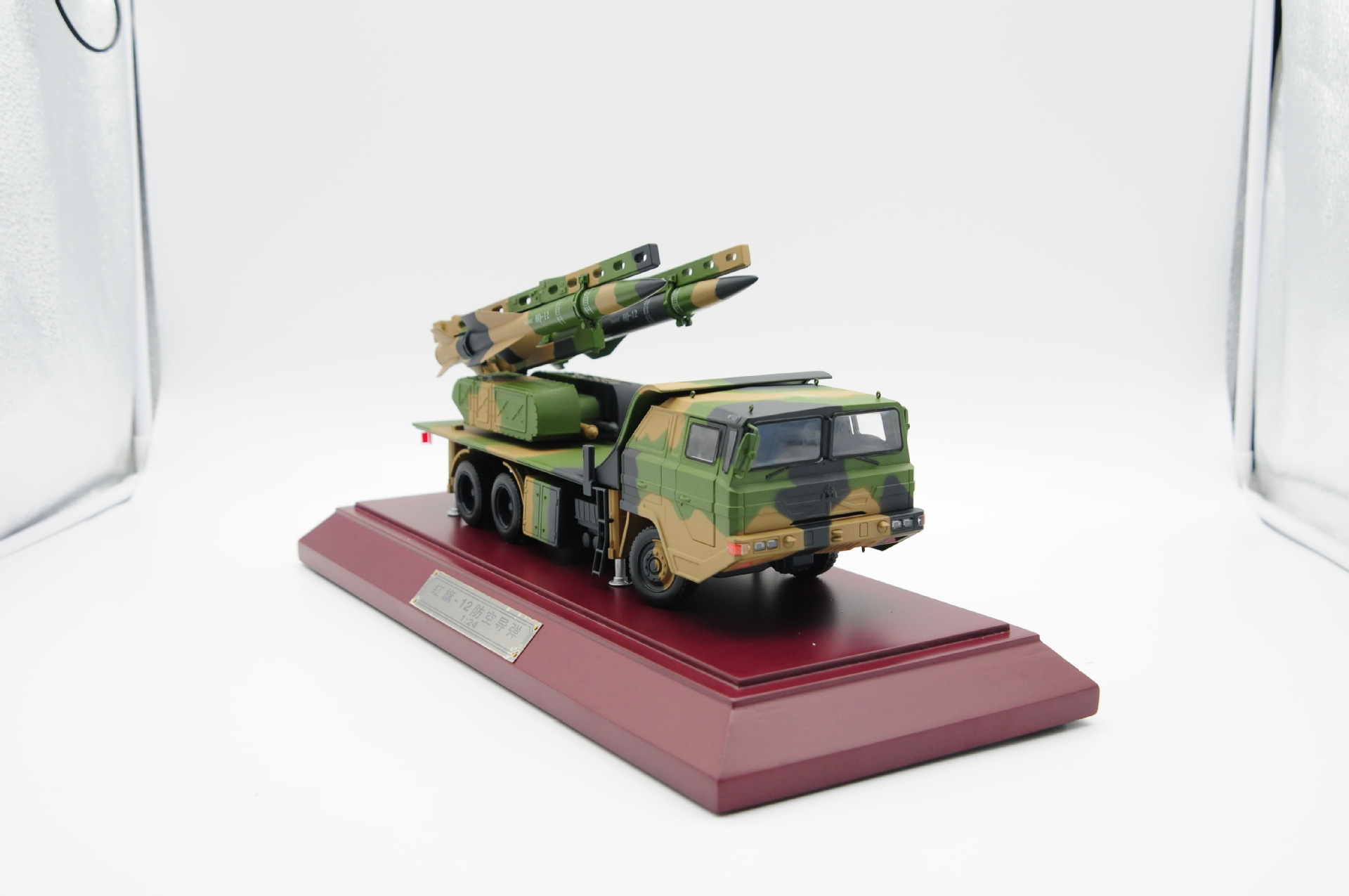 导弹车模型商品描述适用年龄青年(15-35岁)颜色绿色3c配置类别14岁