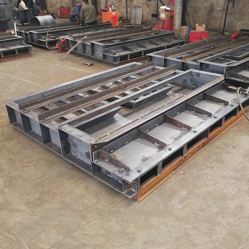 混凝土高铁铁路遮板钢模具 预制桥梁屏障遮板铁模具 遮板模具厂家
