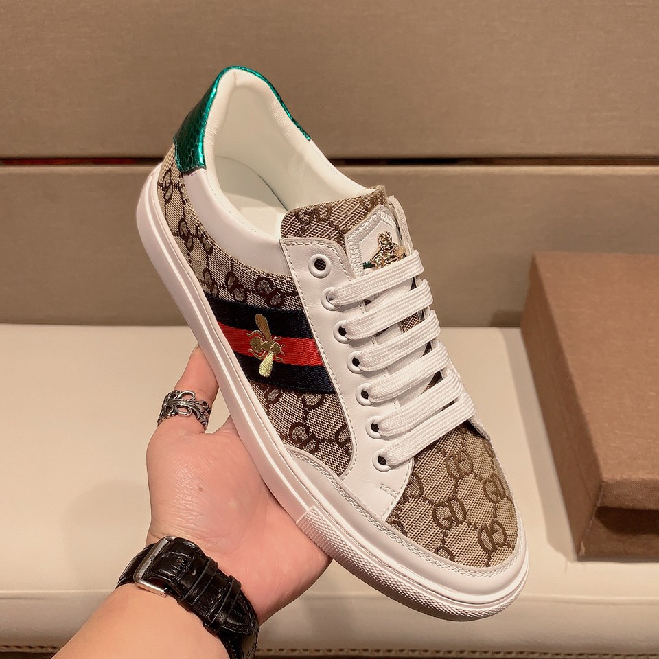 欧洲站酷奇男鞋小蜜蜂刺绣休闲小白鞋真皮拼接帆布鞋夏季透气板鞋