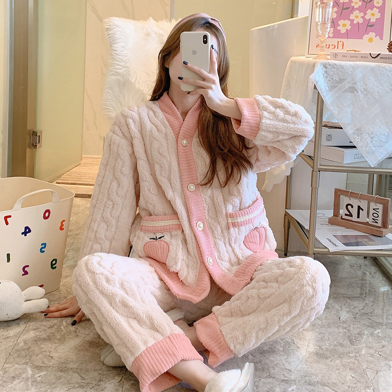 Autumn and Winter Thickened Fleece-Lined Warm Strawberry Pajamas Female Student Cute Coral Fleece Loose Home Flannel Suit