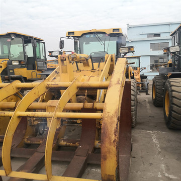 江苏南京到上海购买龙工柳工临工30,50二手装载机,夹木机