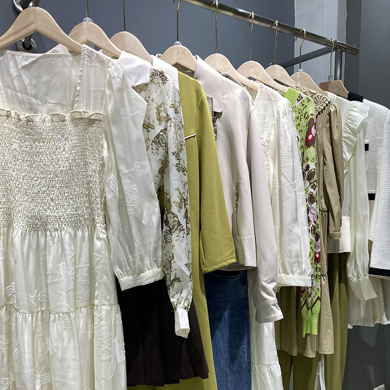 高端专柜正品真丝连衣裙女装批发桑蚕丝大码宽松朵以春秋外套服装