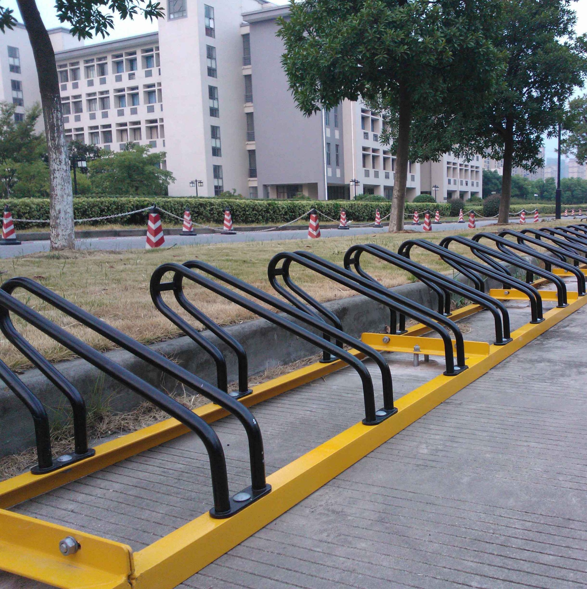 批发插入式的自行车电动车停车架厂家,种类多,提供图片价格