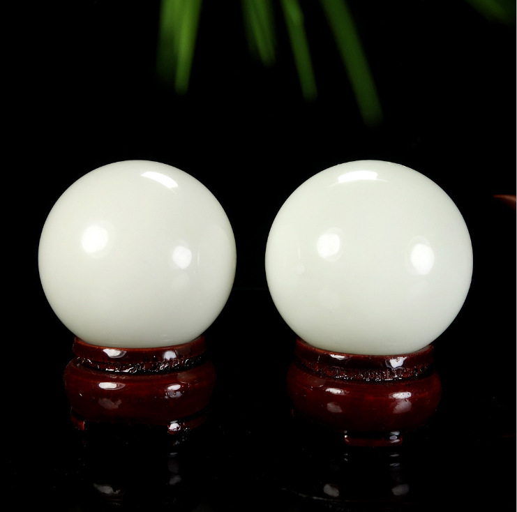 发光萤石夜明珠白色冰洲石夜光球发光球夜光石家居摆件一件代发