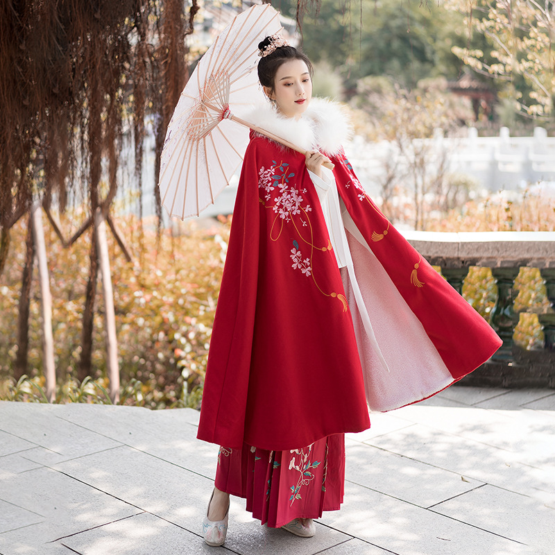 中国风汉服斗篷汉服女毛领红色加绒民族风毛呢披风斗篷女秋冬长款