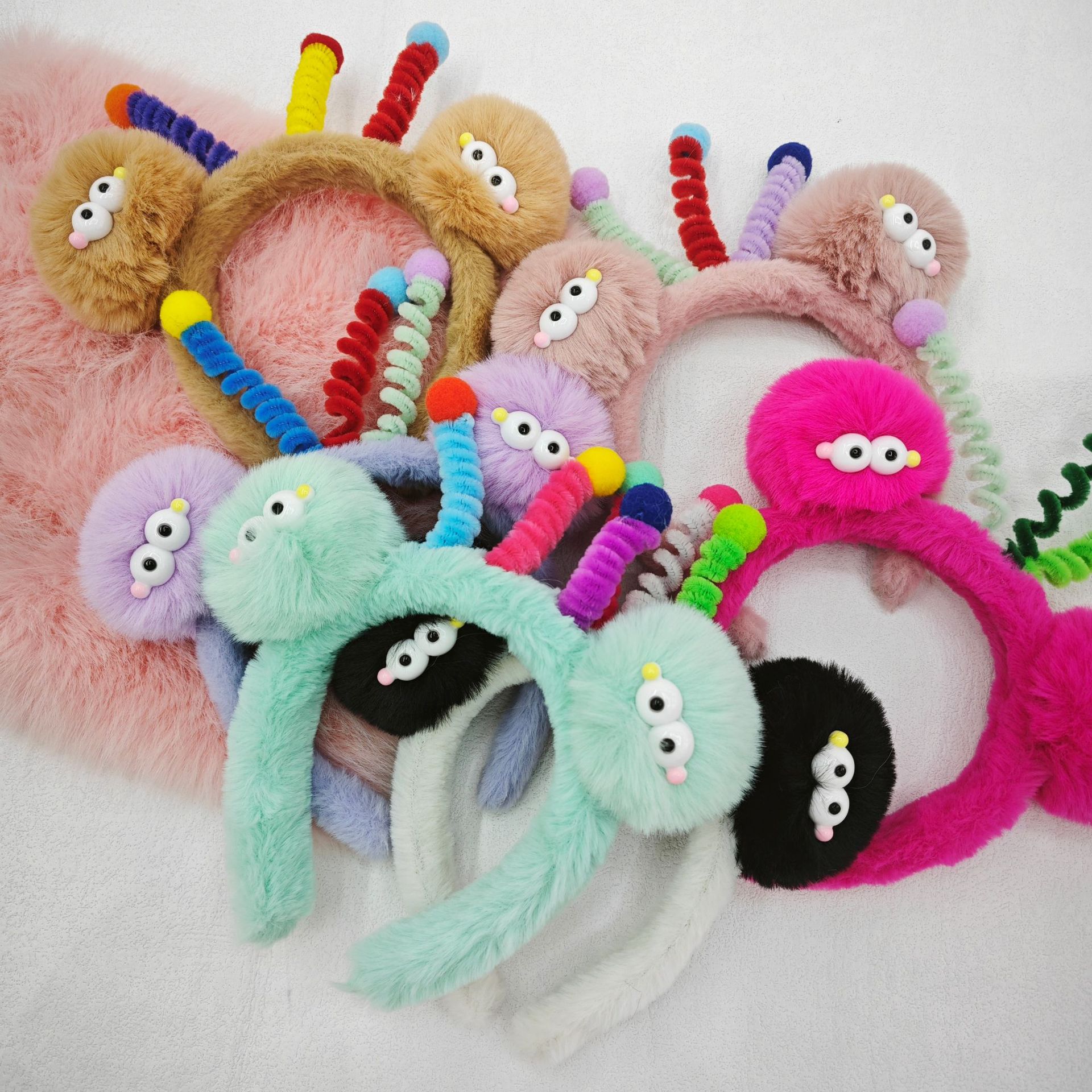 新款可爱卡通扭扭棒小煤球发箍女秋冬毛绒搞怪高颅顶洗脸头箍发饰