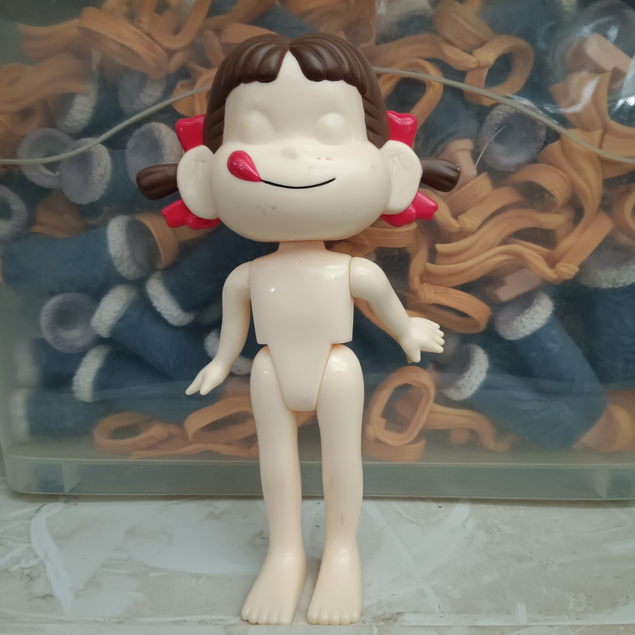 日版散货不二家 小女孩 没眼镜瑕疵手办摆件-阿里巴巴