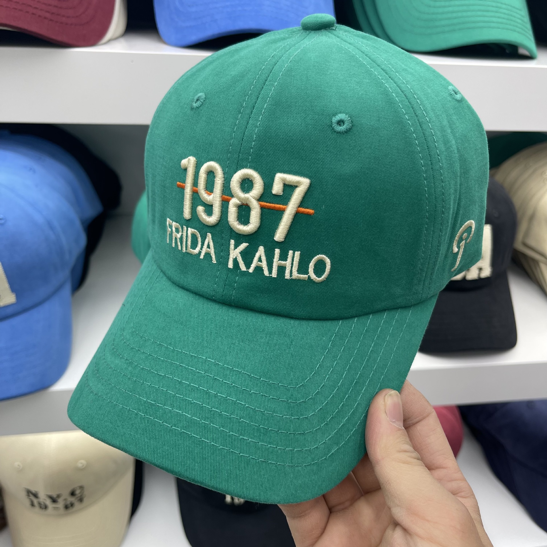 2022年ins风春款软顶1987鸭舌帽子女百搭休闲情侣字母棒球帽男潮