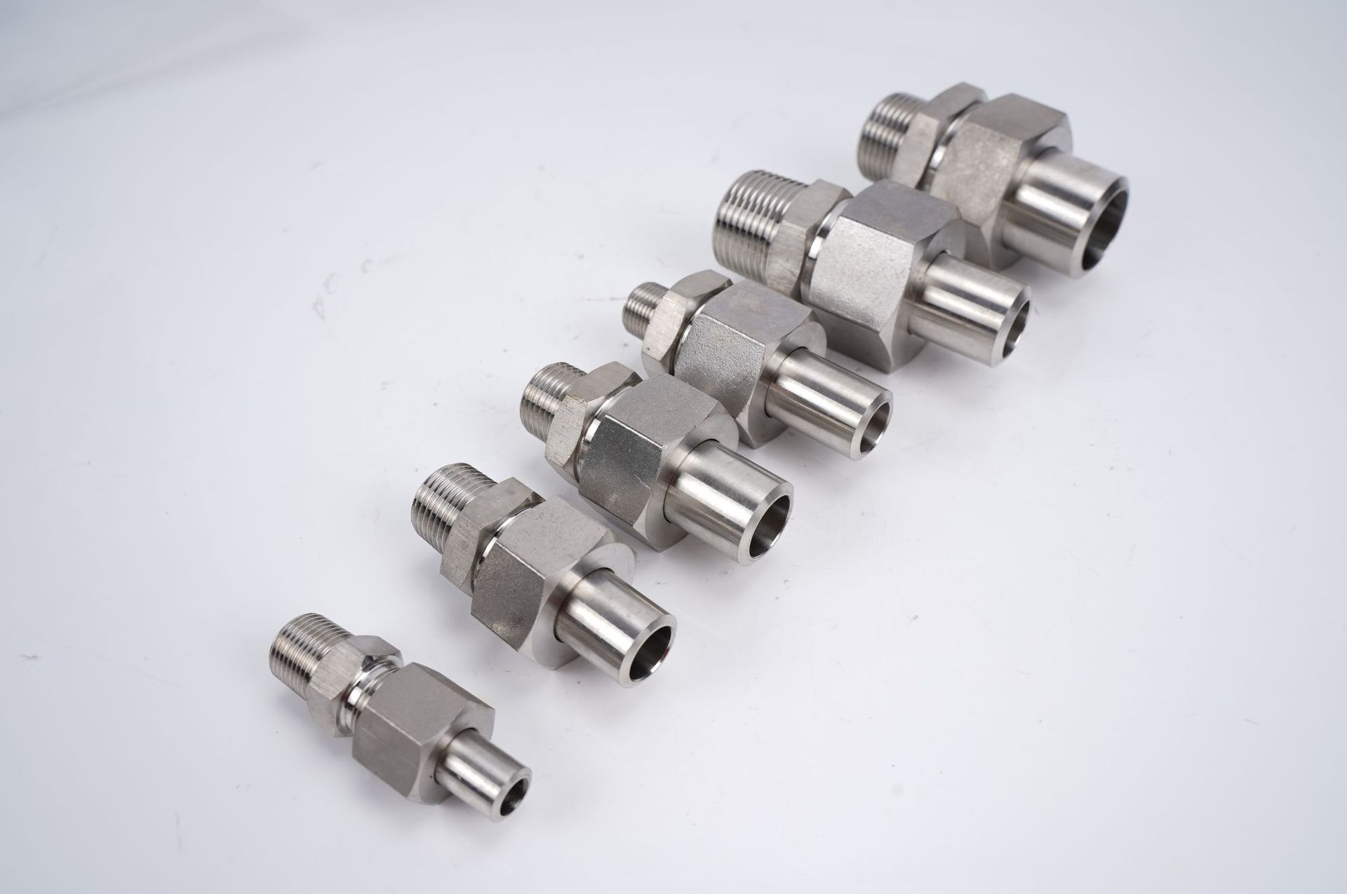 304不锈钢接头不锈钢英锥管外螺纹接头1ct 转换接头厂家非标定制