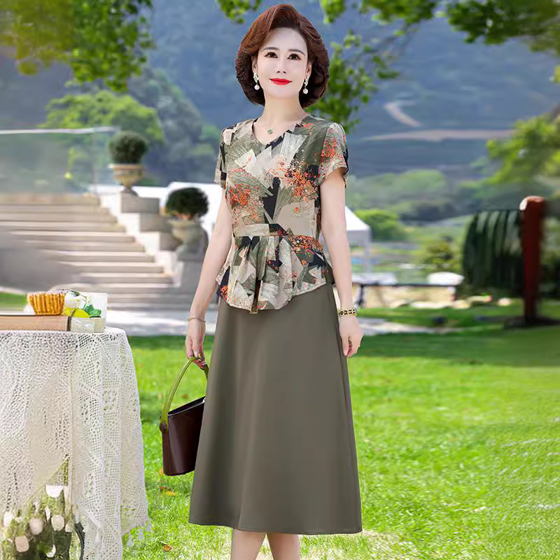 60岁妈妈夏装修身印花短袖t恤裙子两件套中老年人女装半身裙套装