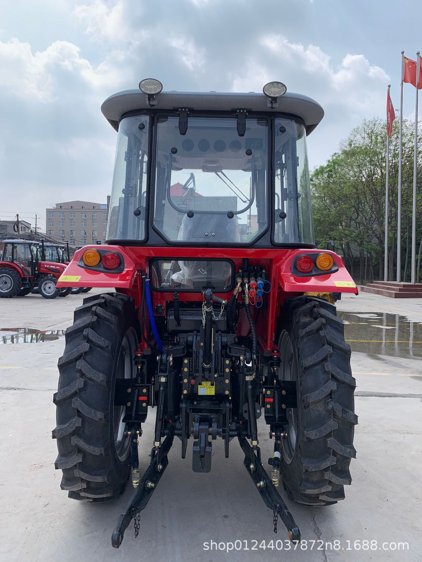 90马力拖拉机 福田加强型底盘东方红动力四驱车型 路通904b