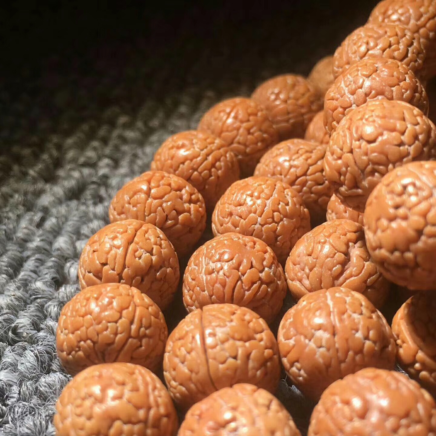 姜黄皮小金刚菩提子手串5瓣108颗一代龙鳞纹矮桩爆肉佛珠项链