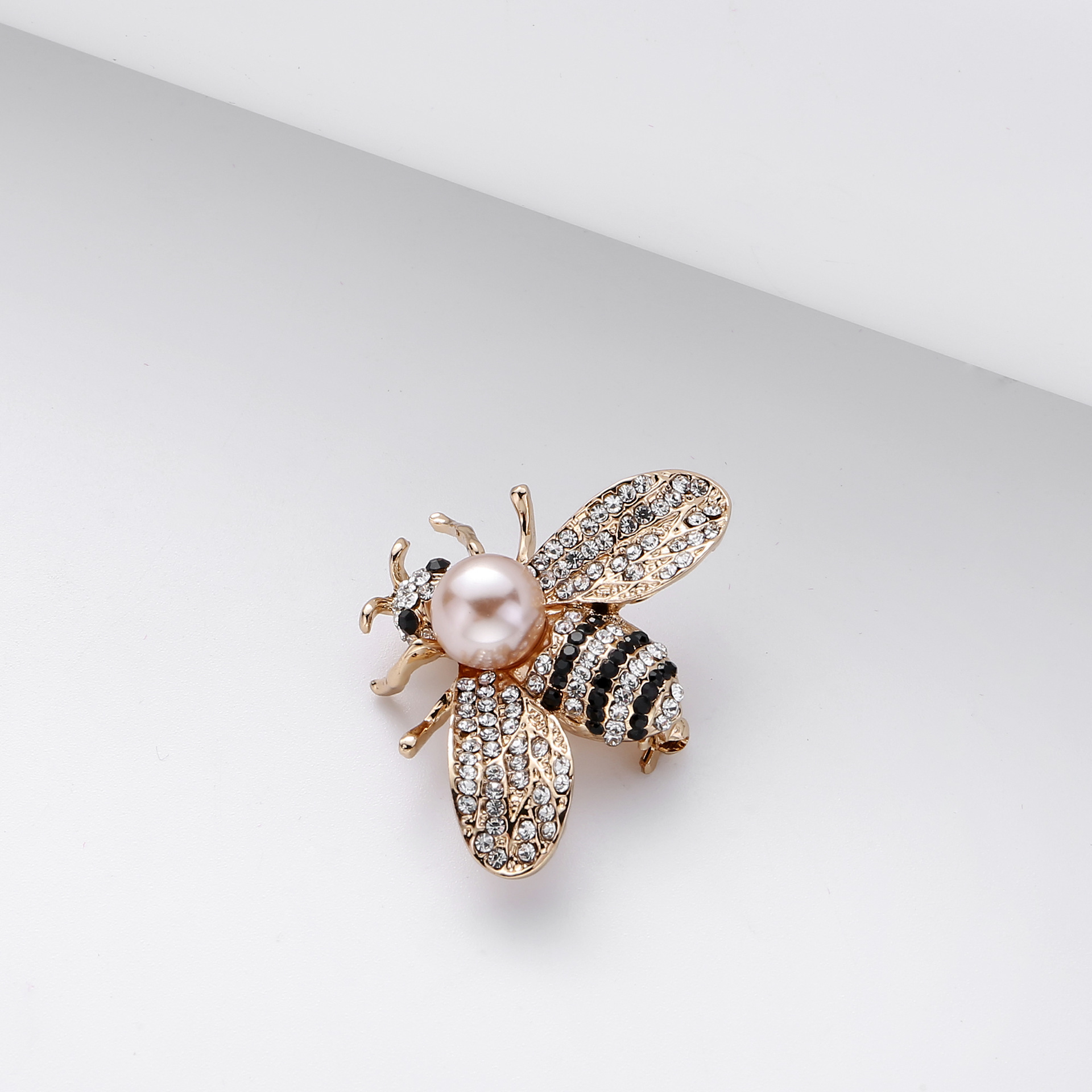 欧美跨境蜜蜂胸针韩版珍珠动物胸花昆虫别针防走光扣服装配饰批发