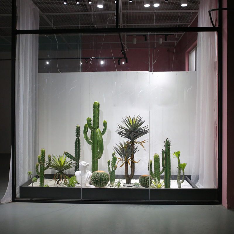 北欧风绿植仿真造景仙人掌大型植物轻奢女装店橱窗装饰场景布置