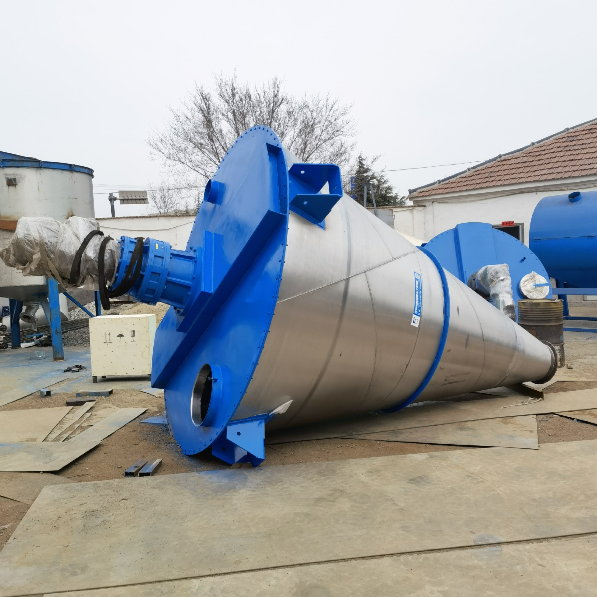 供应双螺旋锥形混合机立式螺带混合机60008000升双螺旋混合机