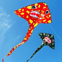 潍坊风筝大型斑点鲨鱼风筝儿童卡通风筝微风易飞带线轮批发