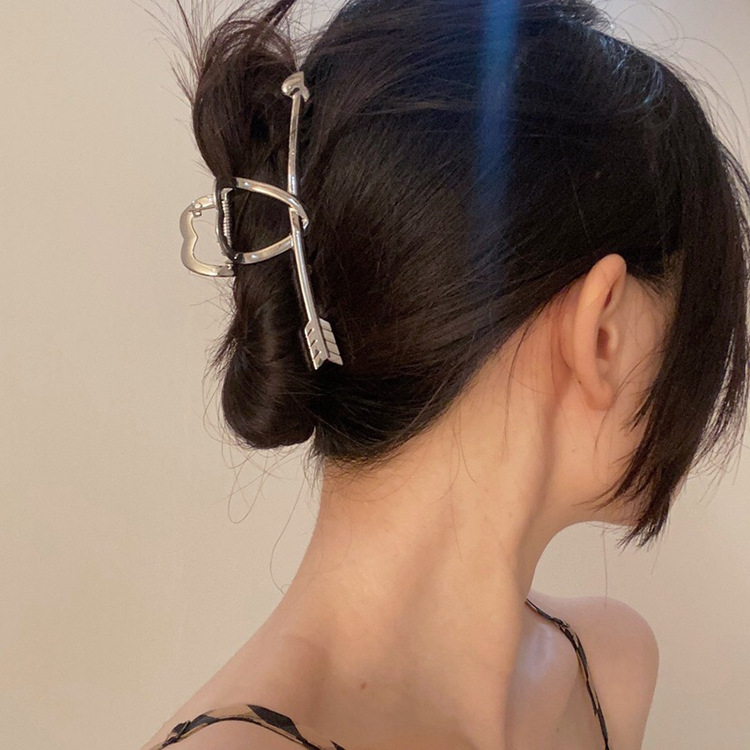 秋冬毛绒鲨鱼夹子发饰爱心蝴蝶结流苏抓夹气质女头饰品后脑勺发卡