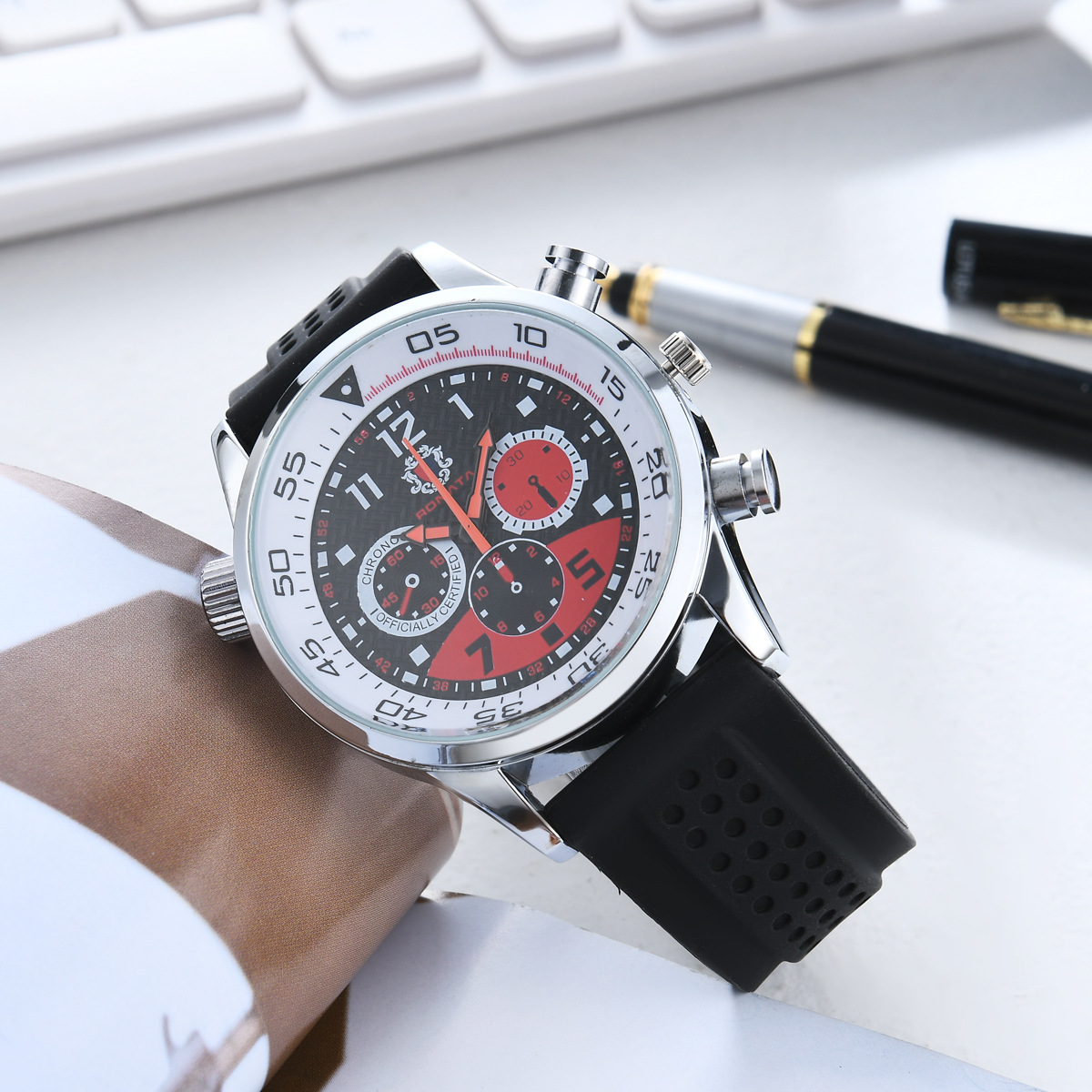 新款外贸热销男士三眼运动手表韩版潮流时尚休闲硅胶表带学生腕表