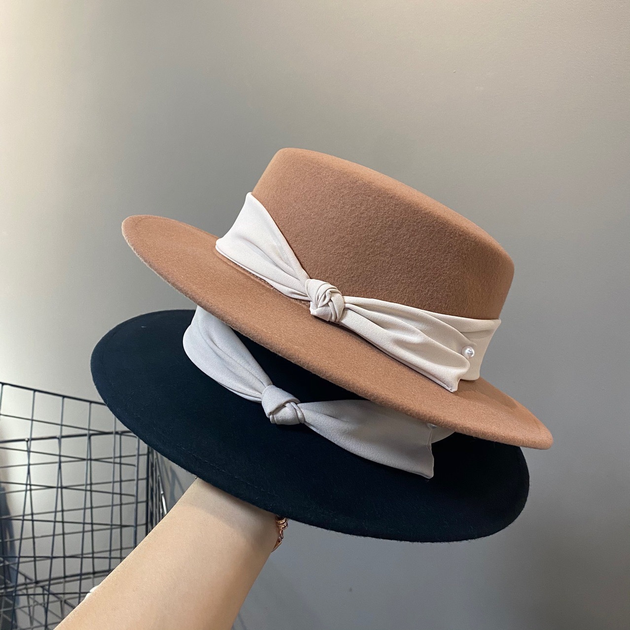 法式新款简约平顶礼帽女秋冬高档英伦复古羊毛帽平沿网红毛呢帽子