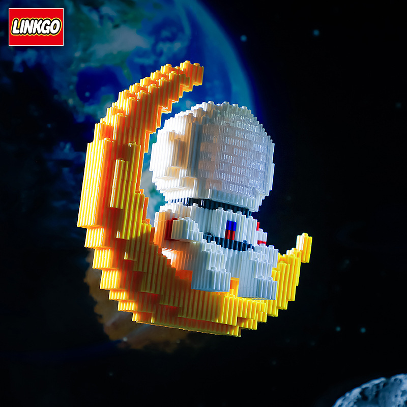 跨境兼容乐高月亮宇航员灯光国旗爱心串联颗粒积木玩具笔筒摆件女