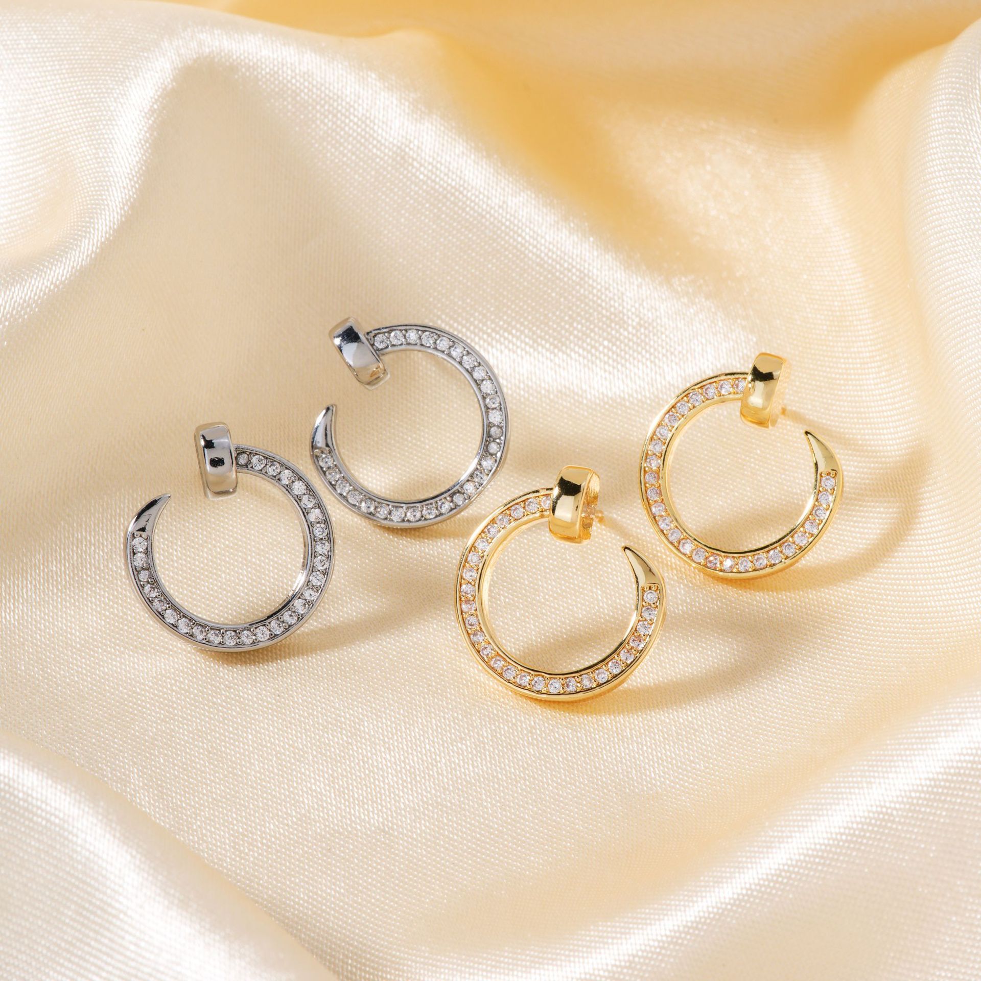 高级耳环俄罗斯紫金镶钻锆石钉子耳钉时尚潮流百搭气质新款耳饰品