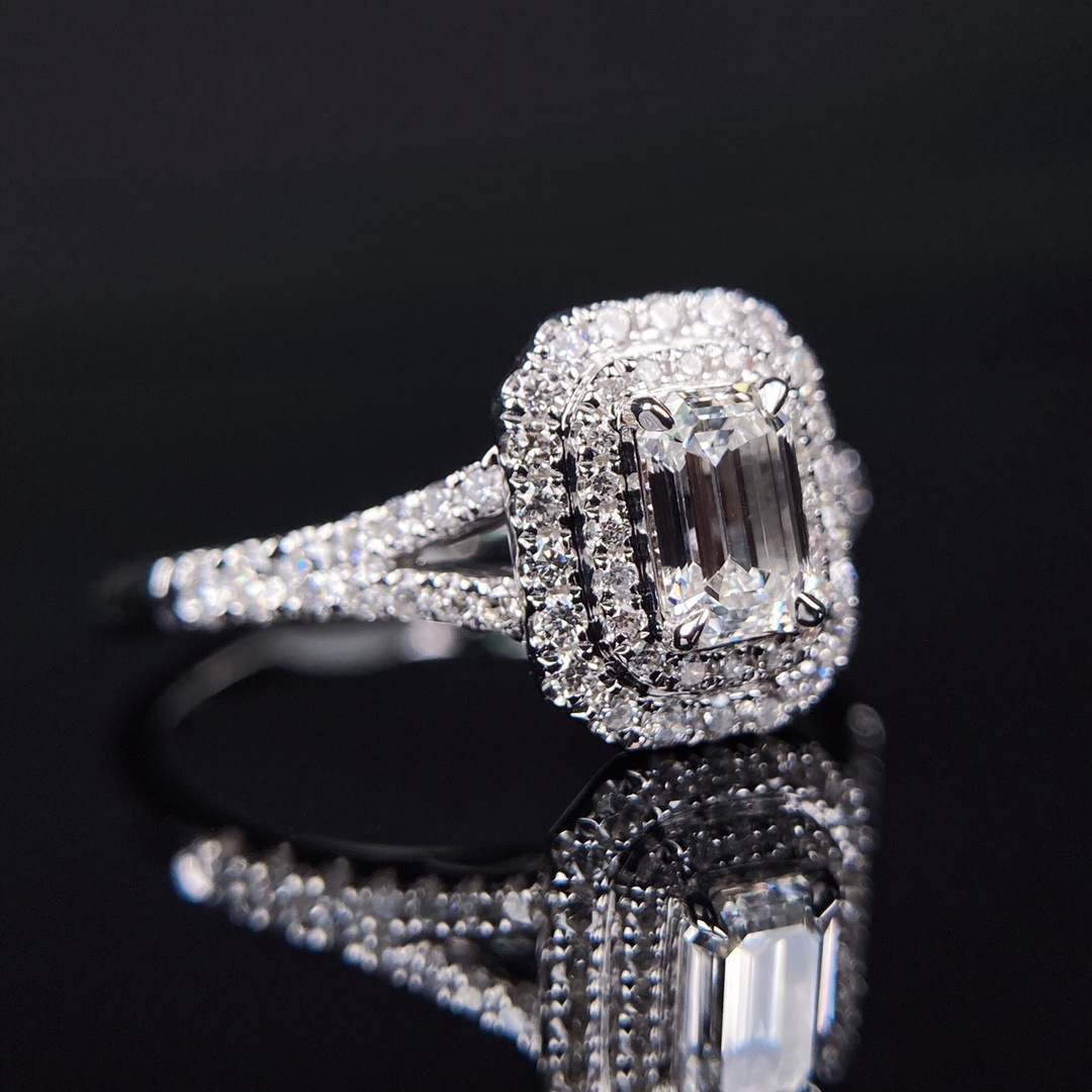 18k金gia证书 33分垫型钻石高色净度经典的soleste群镶款一件起批