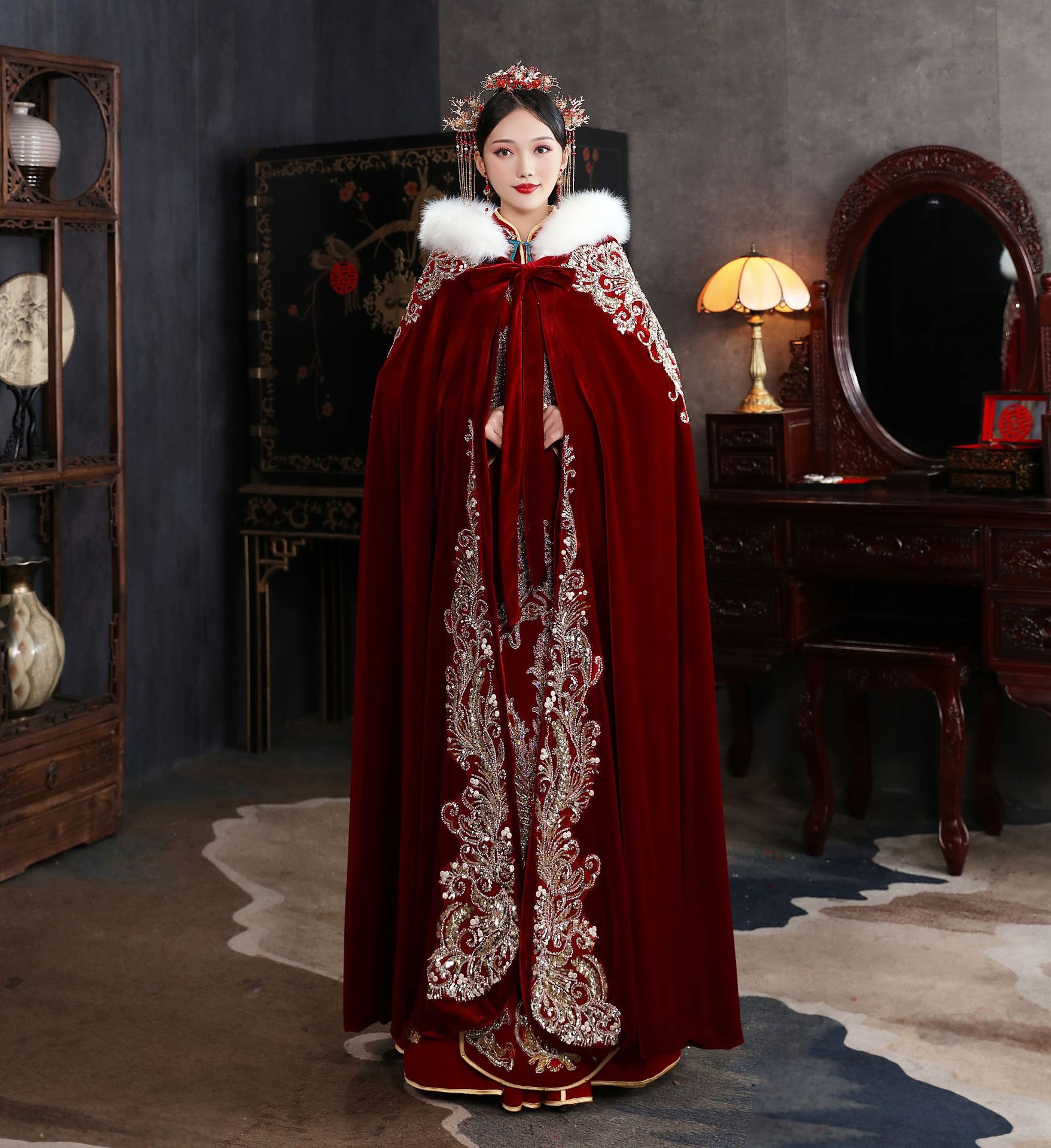 秀禾服2021新款中式斗篷披风新娘结婚中国风冬季丝绒红色加厚保暖