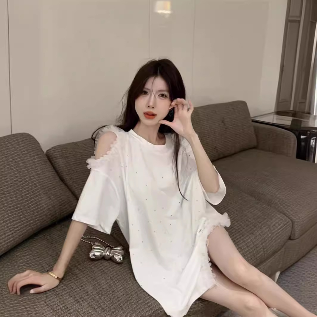 别致拼网纱短袖t恤2024新款韩版烫钻性感露肩中长款宽松遮pp大码t