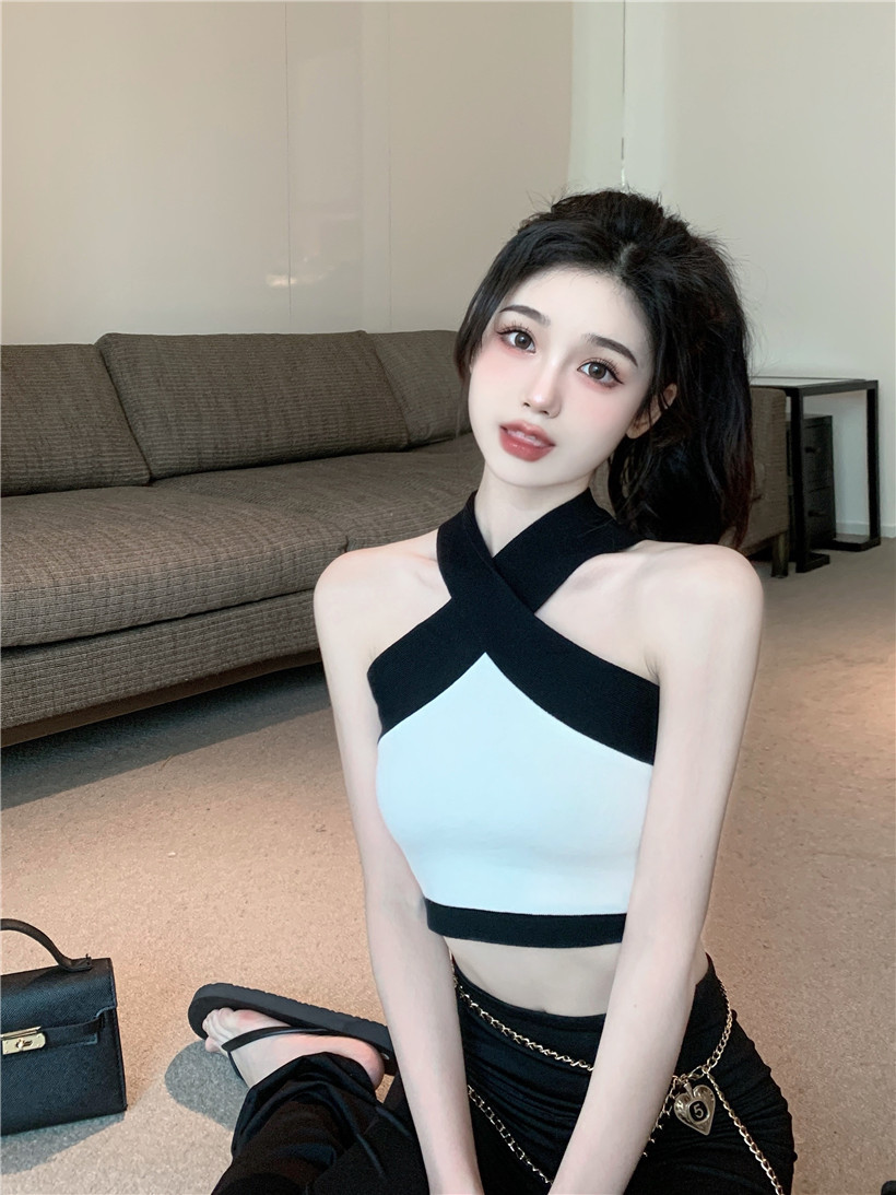 露肩吊带上衣女图片
