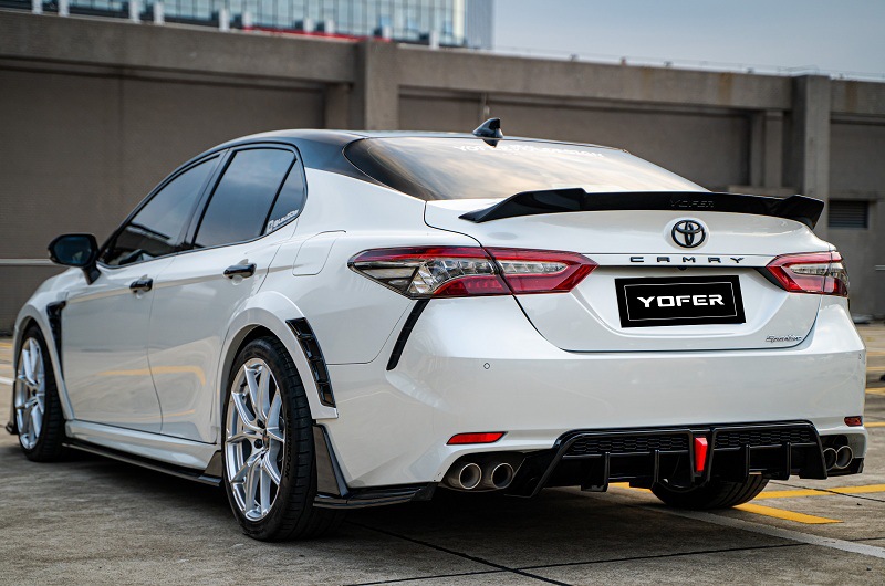 适用2018丰田八代凯美瑞运动版改装极夜尾翼宽体大小包围前后轮眉