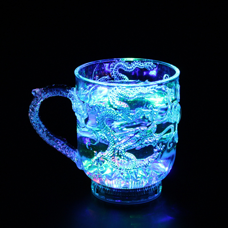 创意发光水杯遇水感应就会发光酒吧迪厅气氛感十足七彩变色闪光杯