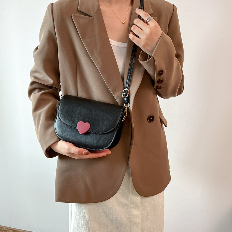 Cross-Border Women's Bag Korean Fashion 2023 Spring New Fashionable Small Square Bag Gentle Love Heart Simplicity Shoulder Messenger Bag