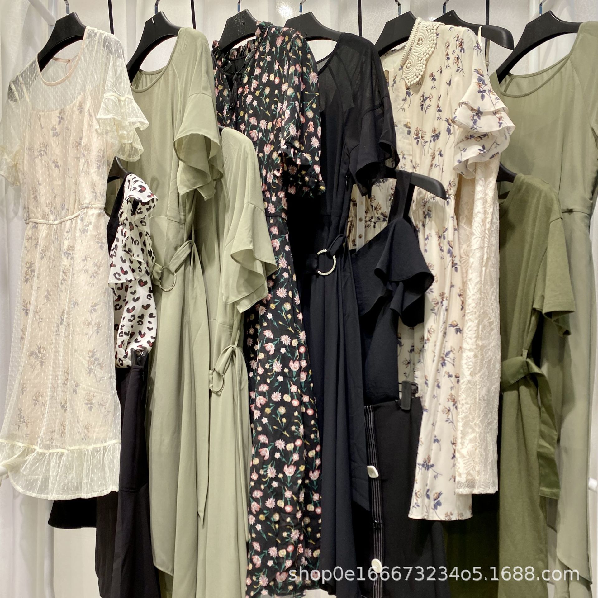 尚舍22夏杭州四季青女装服饰批发货源 品牌剪标女装尾货清仓批发