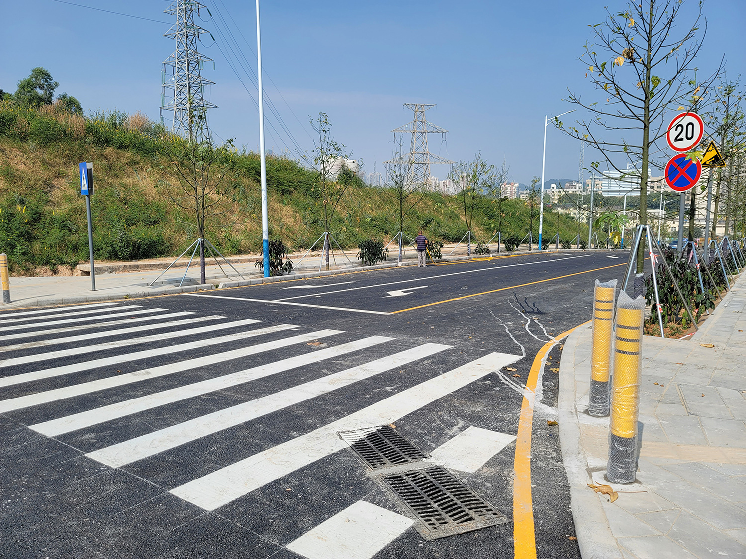 小型车道绕行标志牌指示牌反光路牌限速5限高限宽牌铝板标识路牌