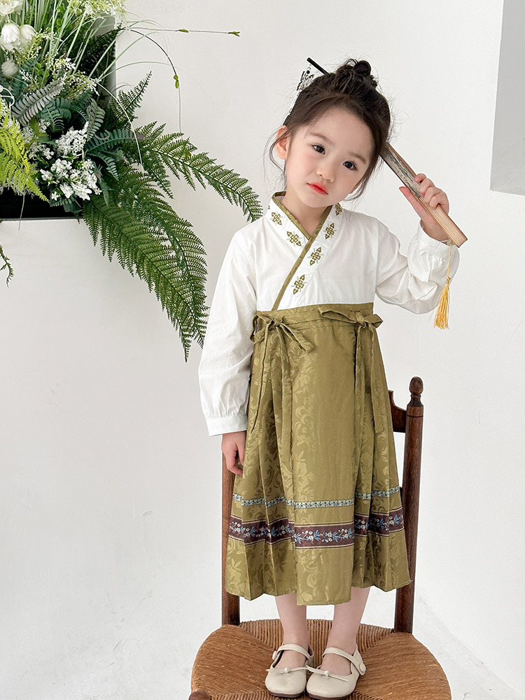 Girls' Modified New Chinese Style Vest Dress 2024 Spring and Autumn Children's Exquisite Embroidered Long Sleeve Vest Dress