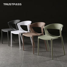 北欧塑料椅子成人现代简约靠背凳子餐椅懒人创意休闲家用餐厅桌椅